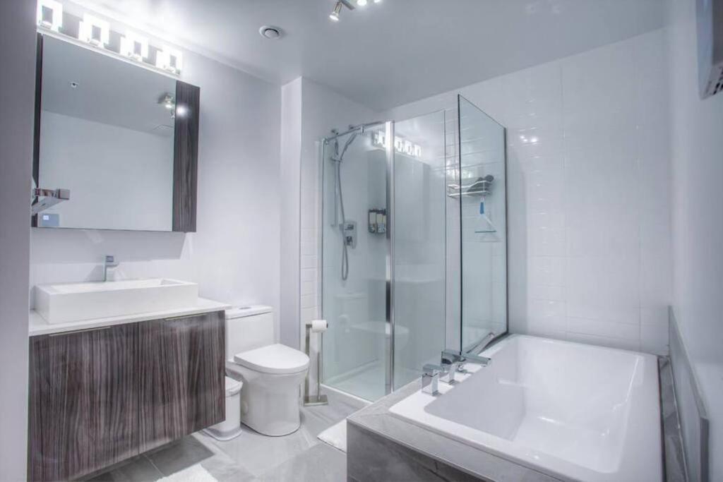 2 Bedroom Condo In The Heart Of The City Montreal Exterior photo
