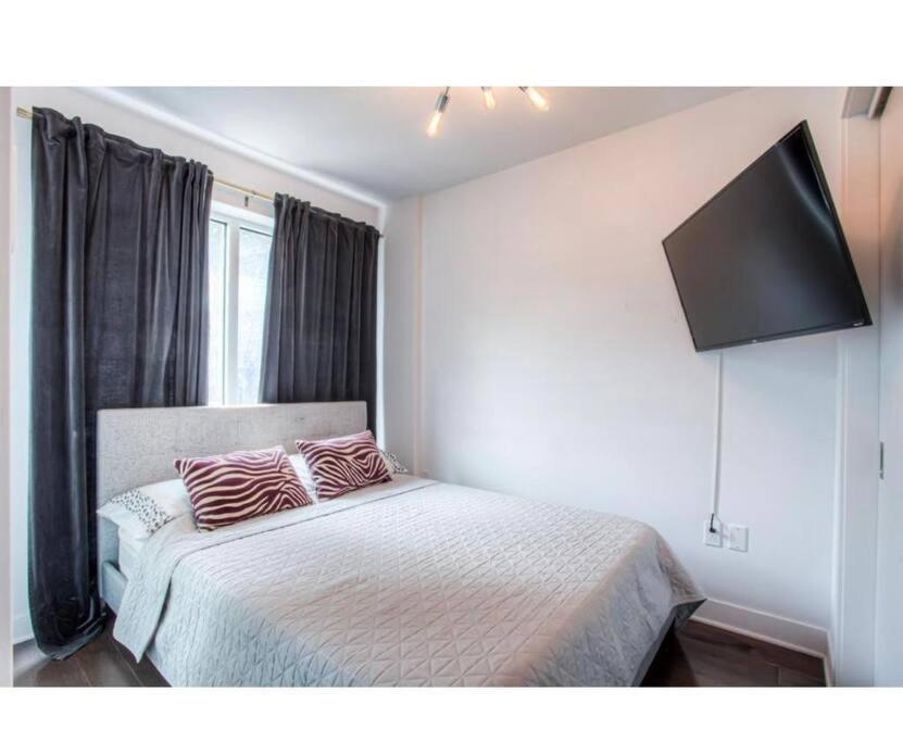 2 Bedroom Condo In The Heart Of The City Montreal Exterior photo