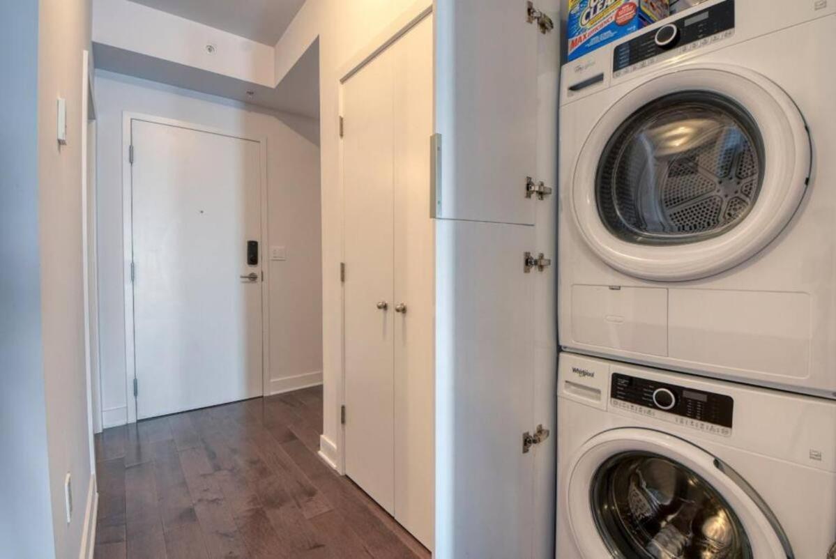 2 Bedroom Condo In The Heart Of The City Montreal Exterior photo